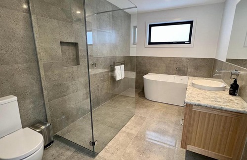 Binalong Bay House | HORIZON AT BINALONG BAY with Accessability Features