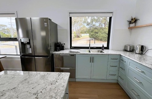 Binalong Bay House | HORIZON AT BINALONG BAY with Accessability Features
