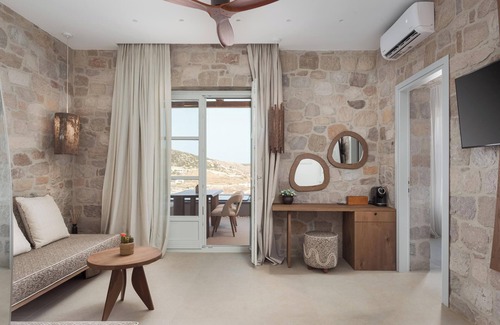Milos Bed & Breakfast | Horizon Suites Milos