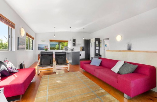 Raglan House | HORIZON SURF LODGE plus private spa