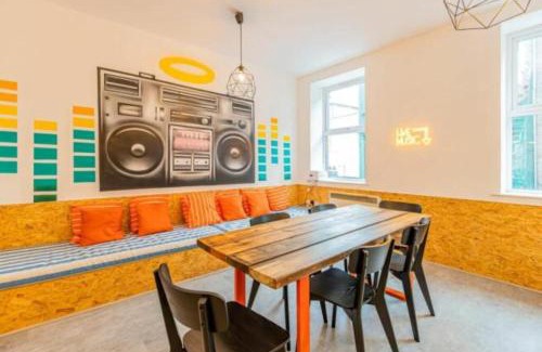 Castle Quarter Apartment | Horse & Groom Apartments