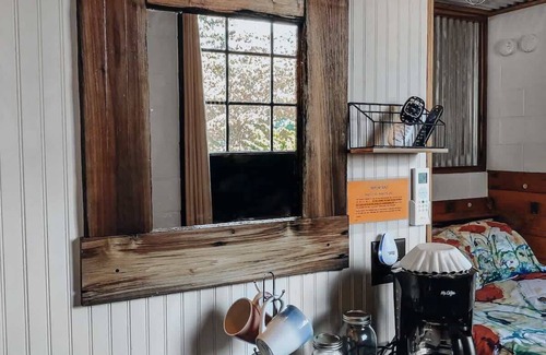 Lebanon Apartment | Horse Stall Suite 3 Trotter Range Adventure Spot!