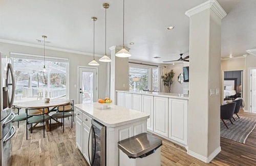 Azle House | ★Host Events! Heated pool, Sauna, Games & Pizza oven->33 min Forth Worth★