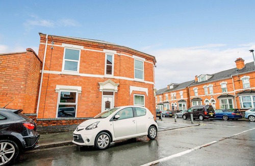 Worcester House | Host & Stay | Compton House
