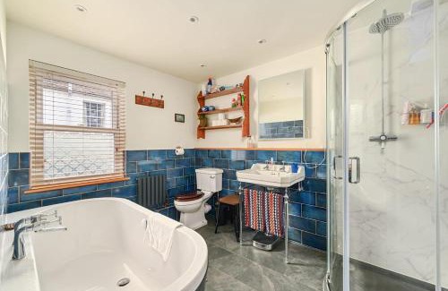 Brighton City Centre House | Host & Stay - Foundry Colours