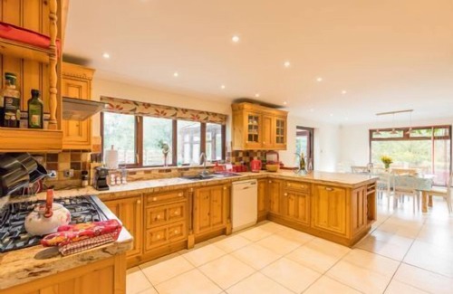 Norwich House | Host & Stay | Four Seasons