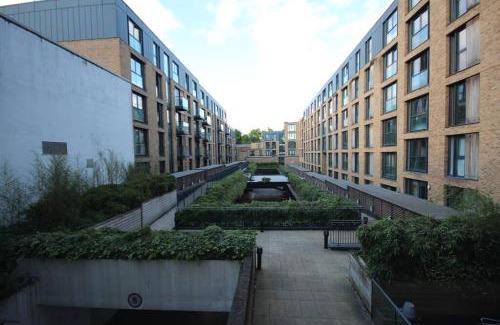 Gay Village Apartment | Host & Stay - Southside Apartment