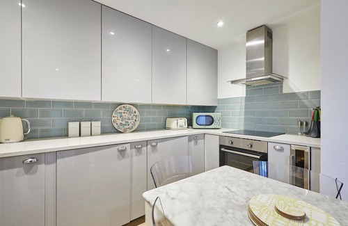 West Cliff Apartment | Host & Stay | The Courtyard Retreat