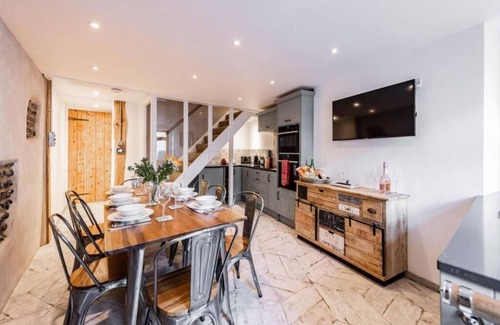 Cromer House | Host & Stay | Villa Otto