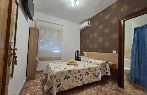 Cazalegas House | Hostal Alfil