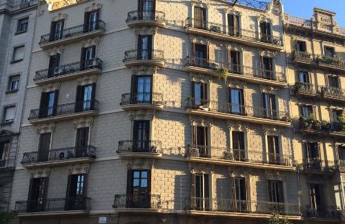 L'Antiga Esquerra de l'Eixample House | Hostal Barcelona Travel