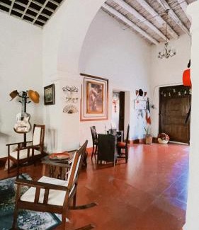 Parras de la Fuente House | Hostal La española Parras