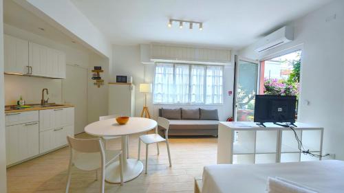 Pietra Ligure Apartment | Hostdomus-Il Pernambucco