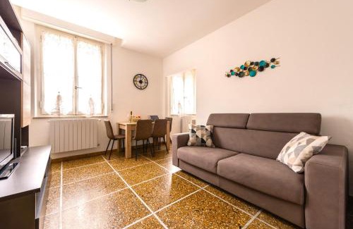 Pisa Apartment | Hostly-Casa Serena-Near the Town Center