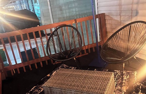 North Buffalo House | Hot spot on hertel.3Br modern space in Buffalo steps away from the shops/clubs