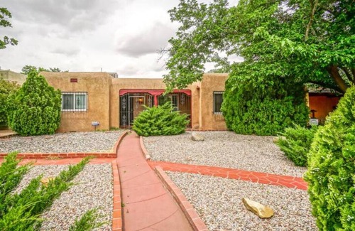 Nob Hill House | Hot Tub, 1bd/1ba, Nob Hill Home, King bed, W/D