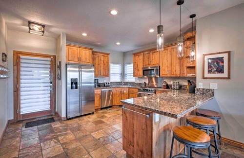 Bear Hollow Village House | Hot Tub, 2 Mi to Cabriolet Lift: Family Mtn Escape