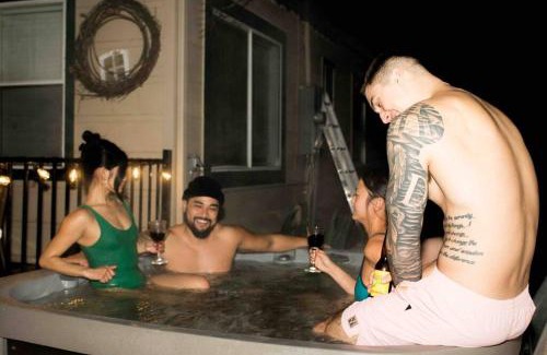 Three Rivers House | Hot Tub, 4mi from Sequoia, Arcade Games, Foosball