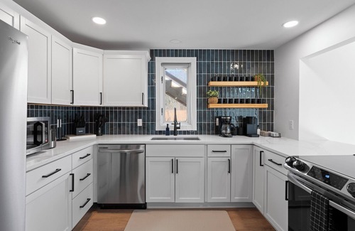 South Bend House | Hot Tub | 5 min to ND | Coffee Bar | Pool Table |