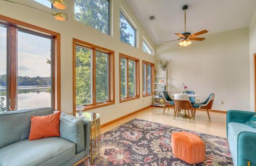 Blountville House | Hot Tub and Dock Waterfront Bristol Area Retreat