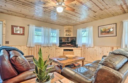 Clayton House | Hot Tub and Fire Pit Pet-Friendly Clayton Escape!