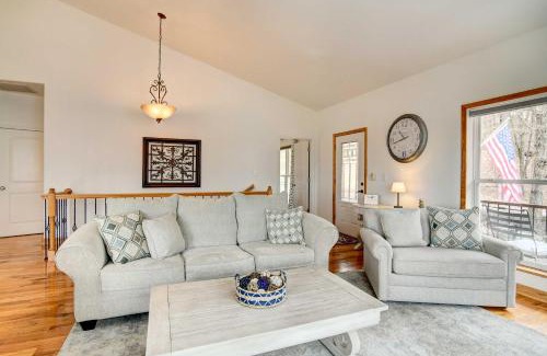 Branson House | Hot Tub and Game Room! Secluded Branson Escape