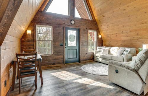 Idlewild House | Hot Tub, Fire Pit, BBQ, On-Site Pond Kenton Cabin