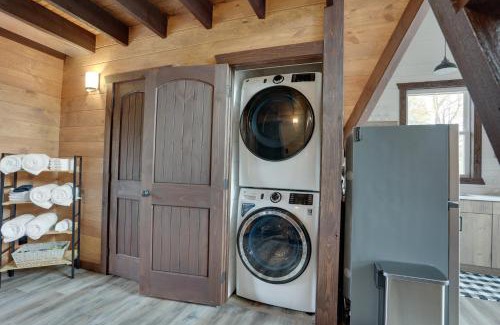 Idlewild House | Hot Tub, Fire Pit, BBQ, On-Site Pond Kenton Cabin