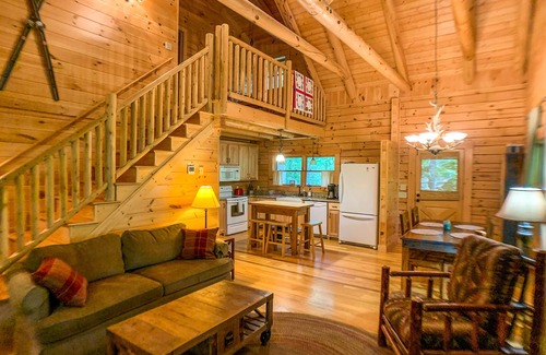Jefferson Cabin | Hot Tub & Fireplace - The Essentials of Oct in the High Country @PineLogLodge