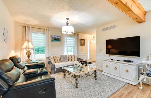 Pocono Summit House | Hot Tub, Game Room and Fire Pit Pocono Summit Home!