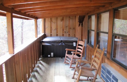 Townsend Cabin | Hot Tub - Gas Fireplace - King Bed - Secluded- Community Pool - Cozy
