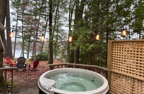 Mayfield House | Hot Tub Getaway - Lake Cabin