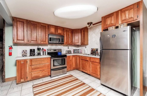 Austin Cabin | Hot Tub in the Forest Stargazing Field Remote Cabin 50 Acres Fire Pit