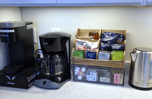 Page House | Hot Tub, Kayaks, Game Room, Boat Parking, Fire Pit, King, WD