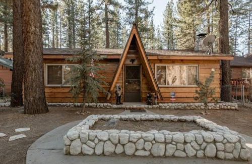 Big Bear City House | Hot tub*kids room*family cabin