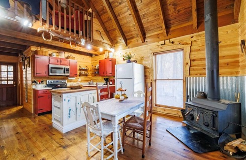 Mentone Ski Chalet | Hot Tub l 3 Acres l Near Desoto State Park