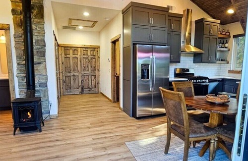 Eureka Springs House | Hot Tub + Lake Access + Kayaks/boards + Firepit