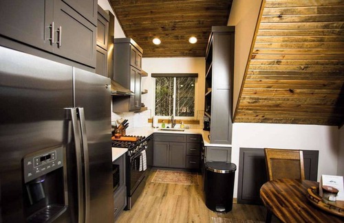 Eureka Springs House | Hot Tub + Lake Access + Kayaks/boards + Firepit