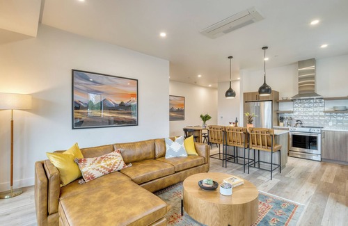 Bend House | Hot Tub, Mins to Old Bend | 2 Units - King | Aerie