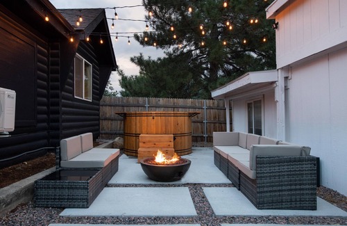 Berkley House | Hot Tub, Pool Table & Darts - The Yellow Door