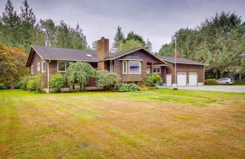 Startup House | Hot Tub Riverfront Retreat 4 Mi to Wallace Falls