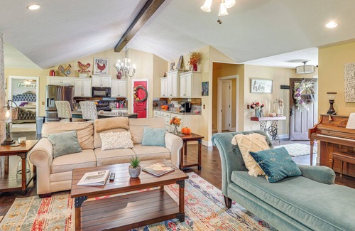 Cookeville House | Hot Tub & Scenic Deck! Spacious Cookeville Retreat