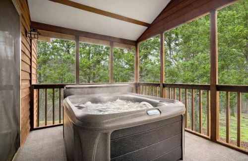 Berkeley Springs House | Hot Tub, Screened Porch, Grill, WiFi - Huge Cabin!