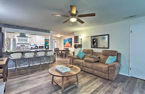 Springfield House | Hot Tub & Theater Room: Tropical Springfield Home