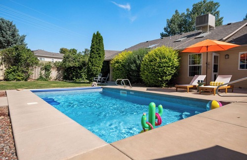 Grand Junction House | Hot Tub/Theater/Game Room/Quiet/Close to Airport