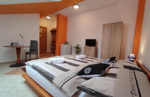 Jaromer Hotel | Hotel 28