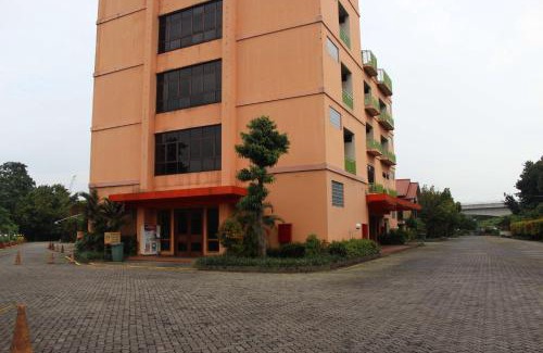 East Jakarta Hotel | Hotel 678 Cawang powered by Cocotel