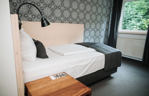 Furstenfeldbruck District Hotel | Hotel Alpenglühen