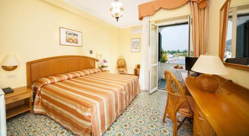 Ischia Porto Hotel | Hotel Ambasciatori