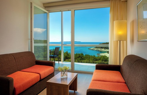 Cove Murtar Hotel | Hotel Aurora